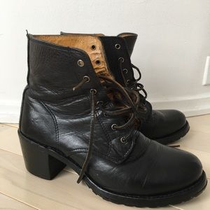 Frye Sabrina black size 9 1/2
